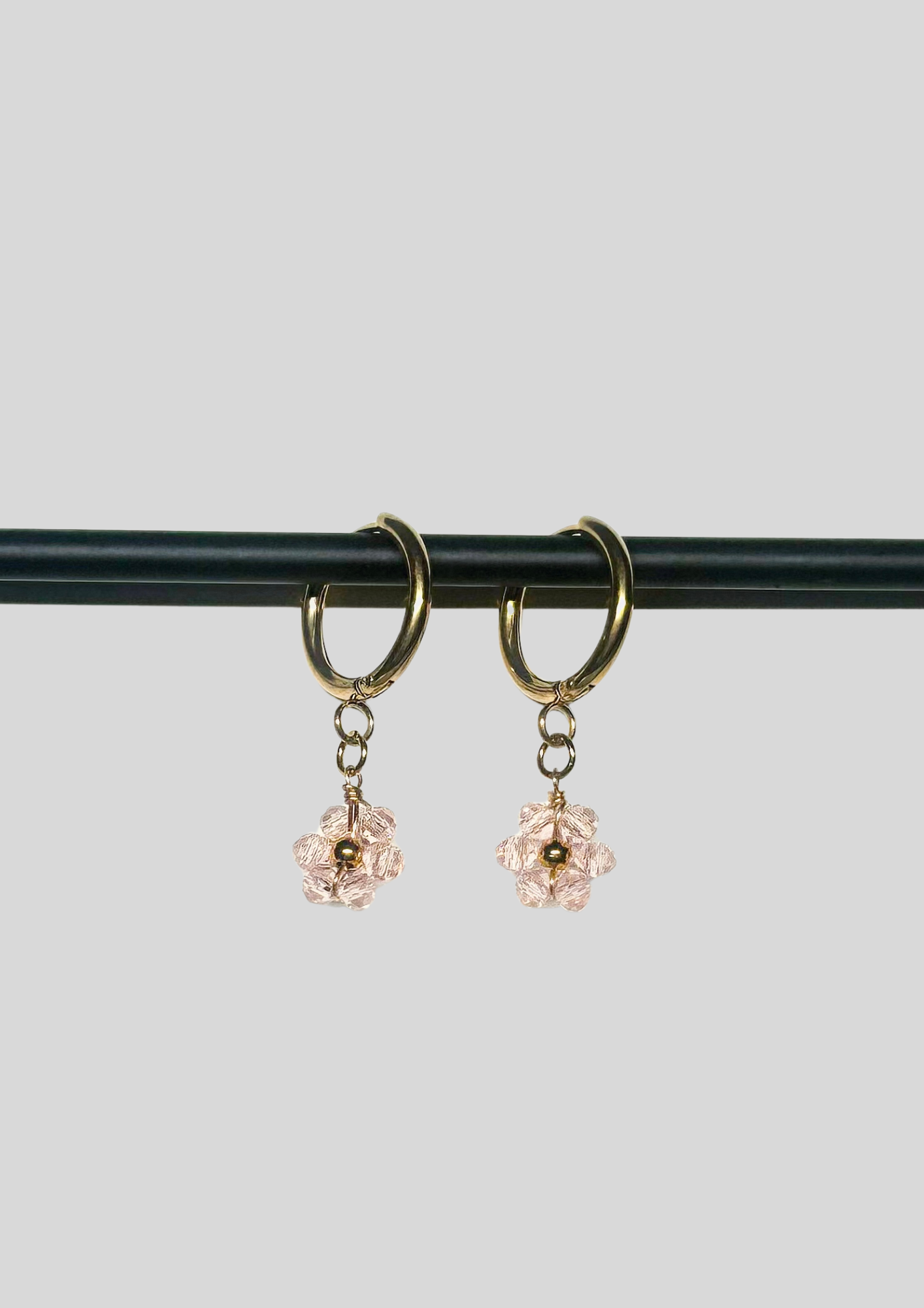 Boucles d'Oreilles en Acier Inoxydable, Fleur Perlée Rose